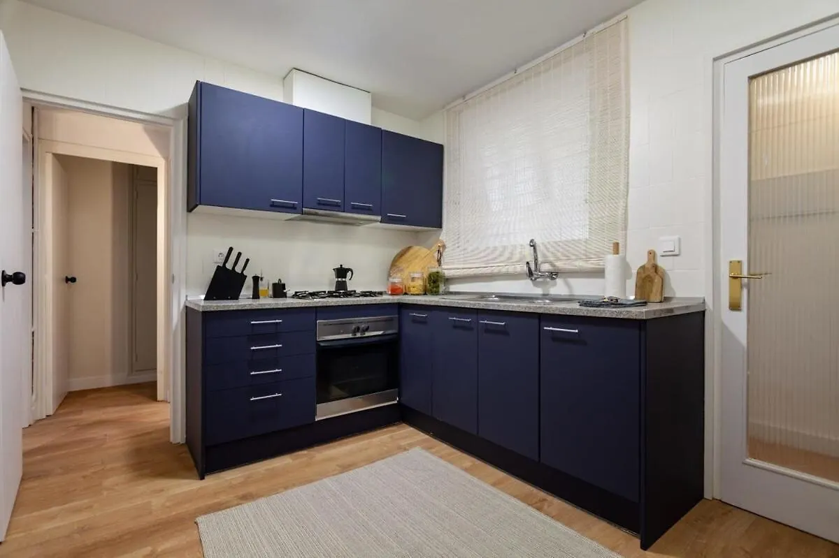 Daire Elegant 4 Bedroom By Plaza Catalunya Barselona