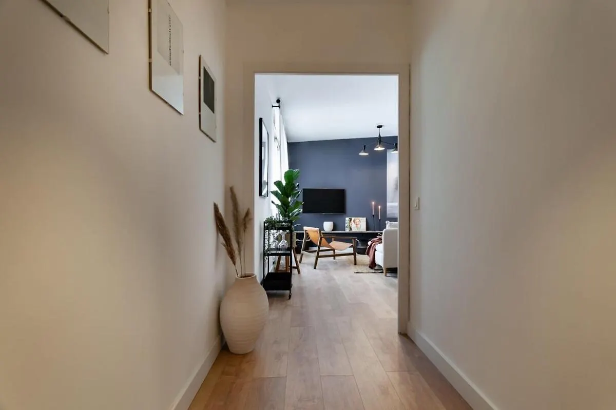 Elegant 4 Bedroom By Plaza Catalunya Barcelona Apartment